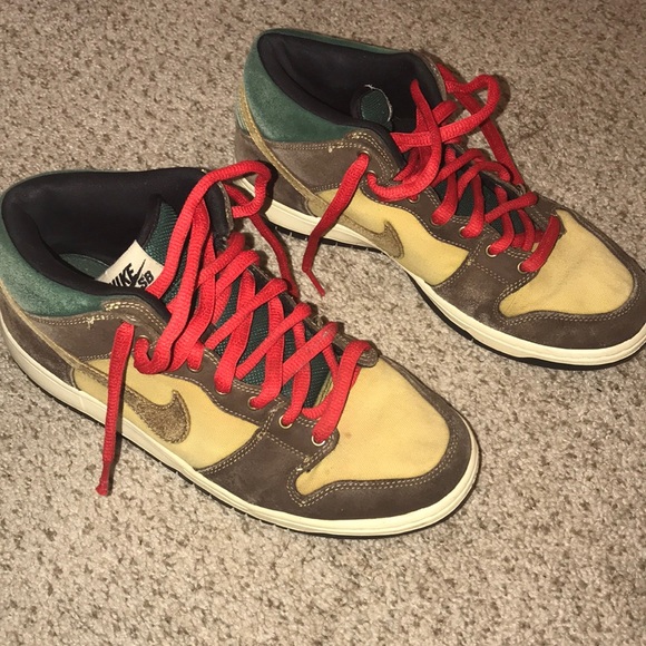 nike dunk mid olive